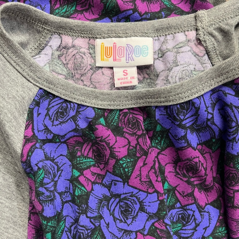 LuLaRoe “Randy” tee size small - Picture 6 of 8